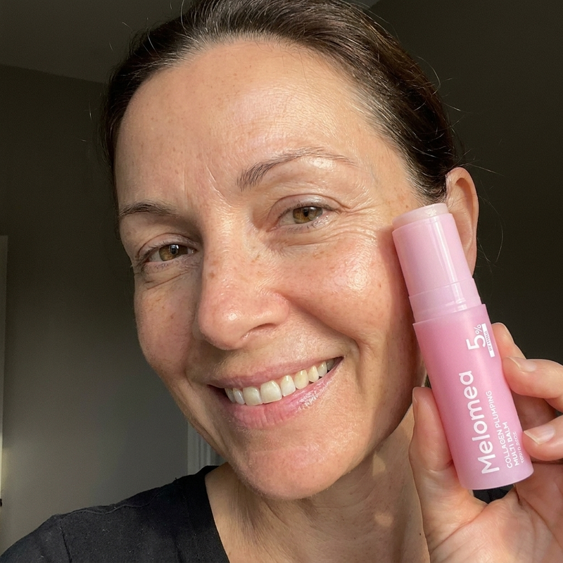 The collagen wand that gives your skin its glow back.